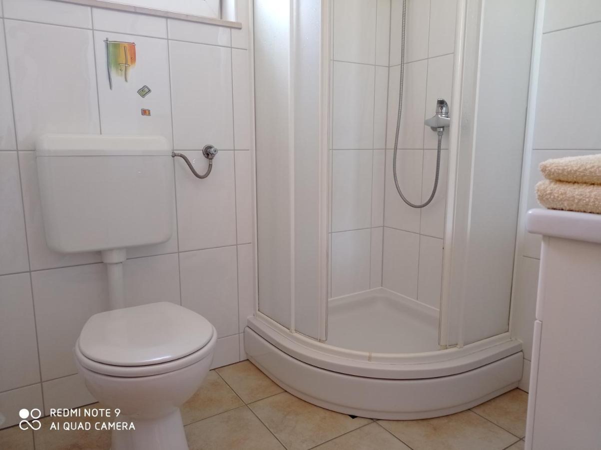 Studio Apartment With Balcony Трогир Экстерьер фото